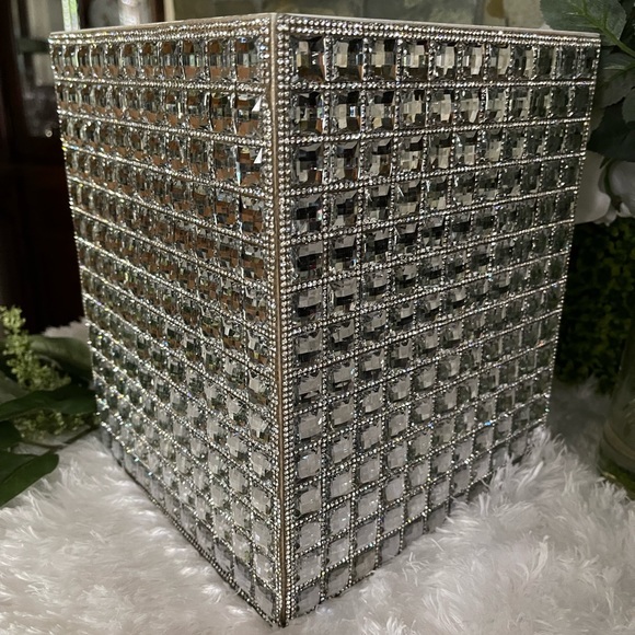 🎉SOLD🎉BELLA LUX Full Rhinestone Crystal Luxury Wastebasket Trash Can~Rare HTF - Picture 2 of 8